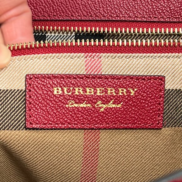 Burberry Medium Soft Grain Leather Buckle Shoulder Bag - Picture 7 of 11